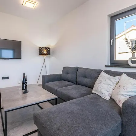 Cozy In With Kitchen Apartman
