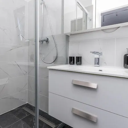 Lägenhet Cozy In With Kitchen Biograd Na Moru